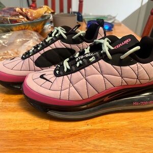 NIKE Wmns size 6 Mx-720-818 'iced Lilac Cosmic Fuchsia